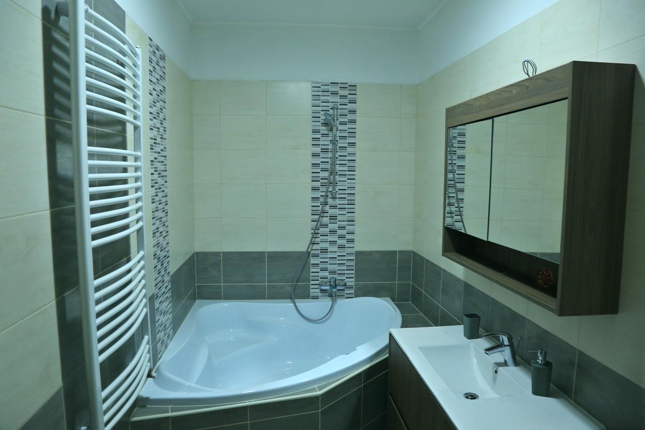 Sugo Panzio Bed & Breakfast Baja Bagian luar foto