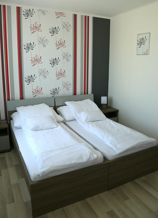 Sugo Panzio Bed & Breakfast Baja Bagian luar foto