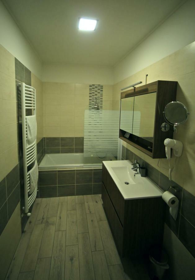 Sugo Panzio Bed & Breakfast Baja Bagian luar foto
